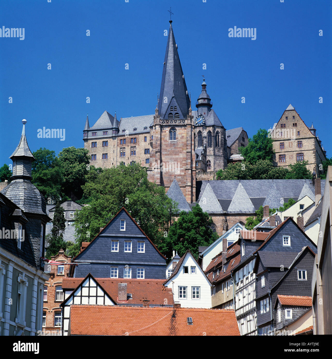 Altstadtansicht mit Schloss und Kirche St. Marien, Marburg, Lahn
