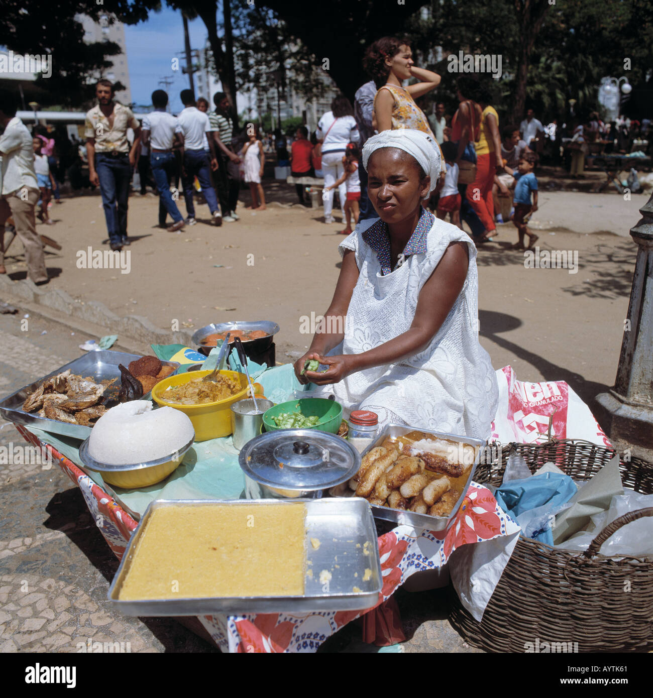 Bahia girl, girl from Bahia, cook, snacks, street kitchen, street trading, Brazil, BR-Salvador, Bahia Stock Photo