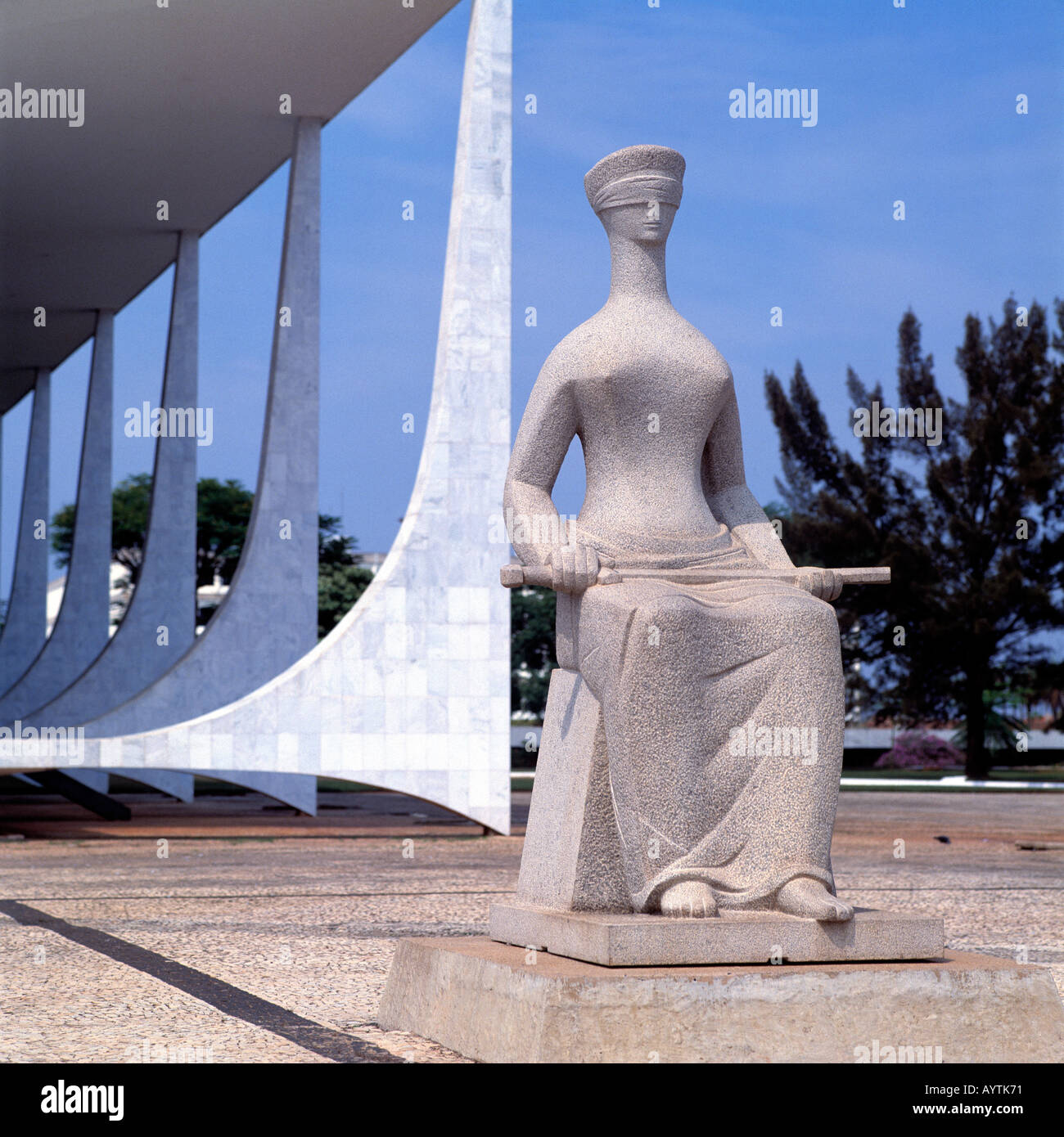 Justitia-Statue in Brasilia Stock Photo