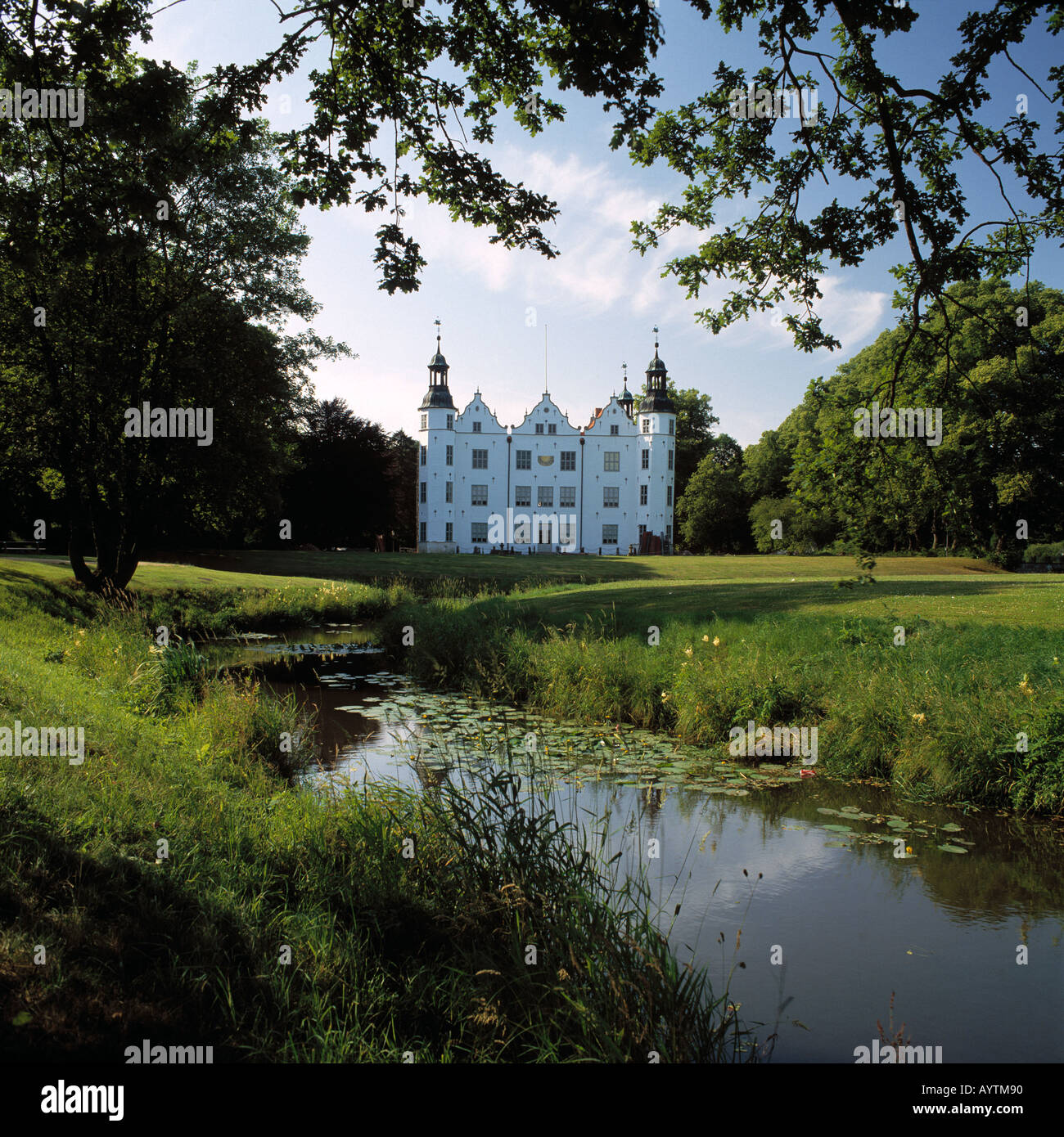Schloss ahrensburg hires stock photography and images Alamy
