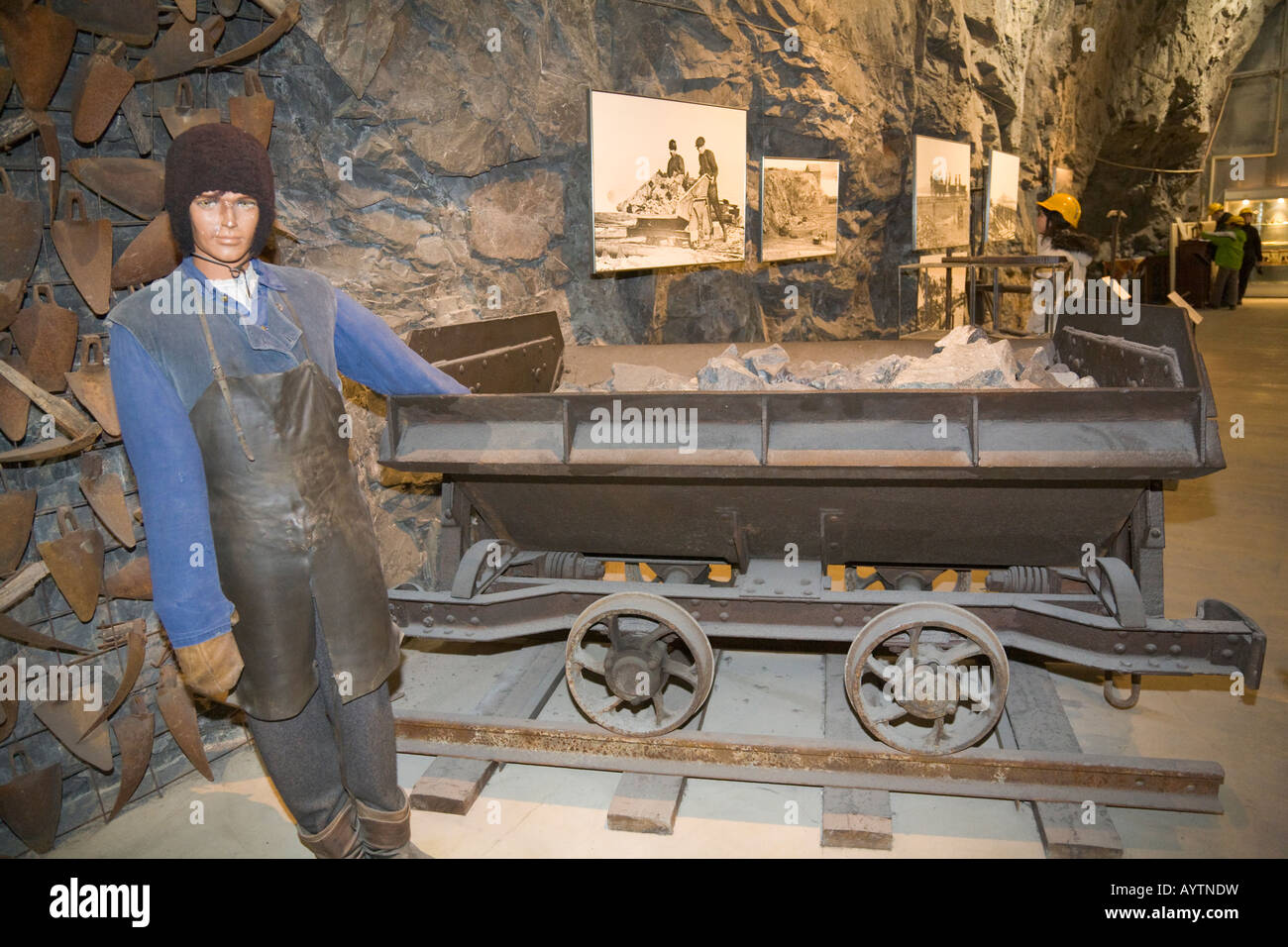 An exhibition sample at the Gruvmuseum in the LKAB InfoMine of the LKAB iron ore mine shows how ore has been moved in the mine Stock Photo