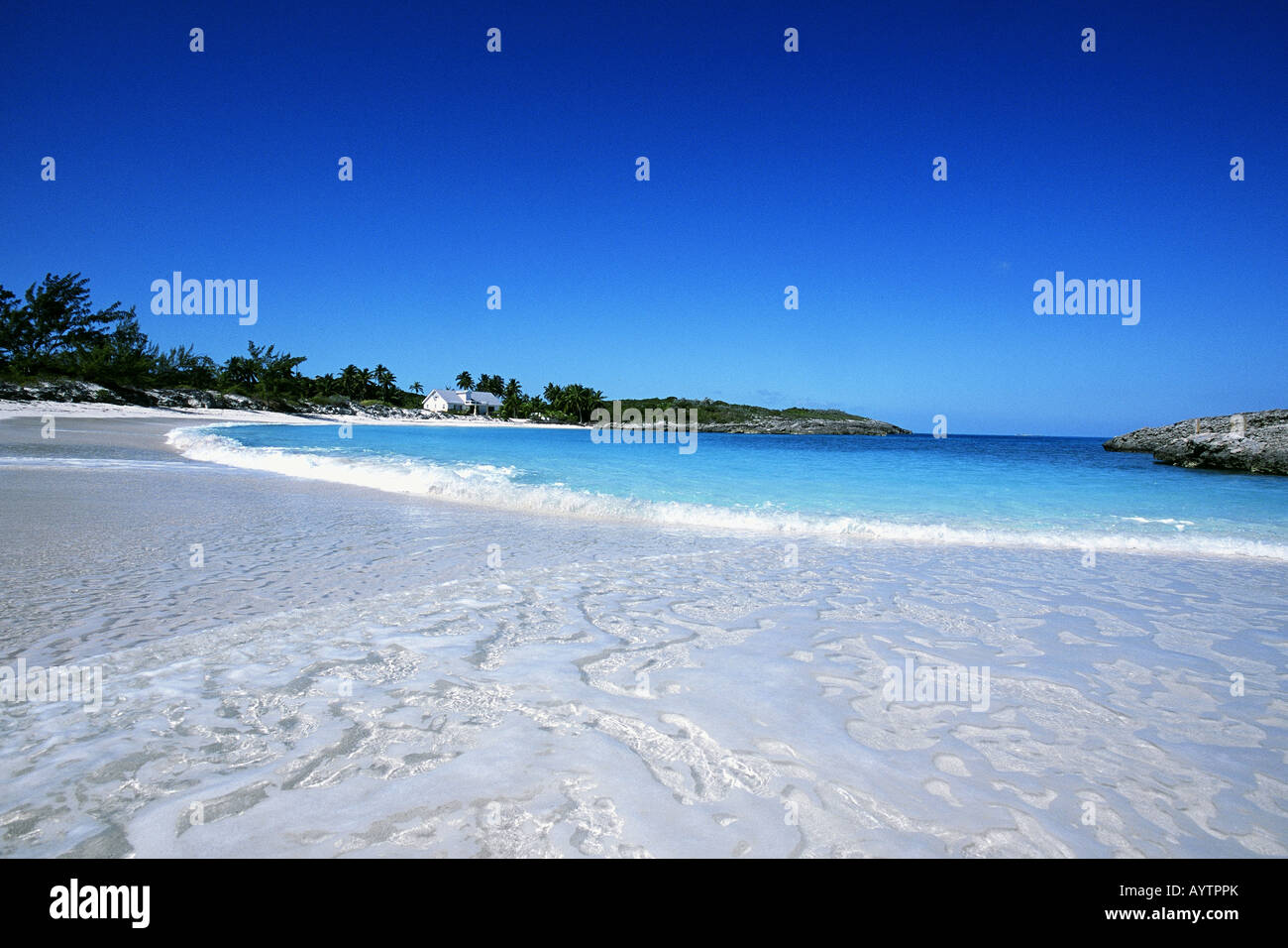 Beautiful empty beach sea hi-res stock photography and images - Alamy