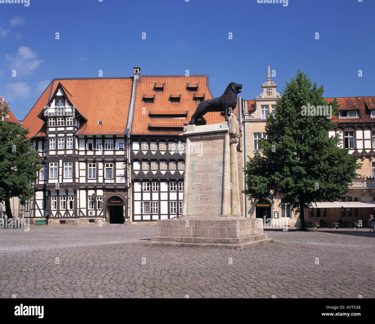Burgplatz, Loewenskulptur, Heinrich der Loewe, Huneborstelsches Haus