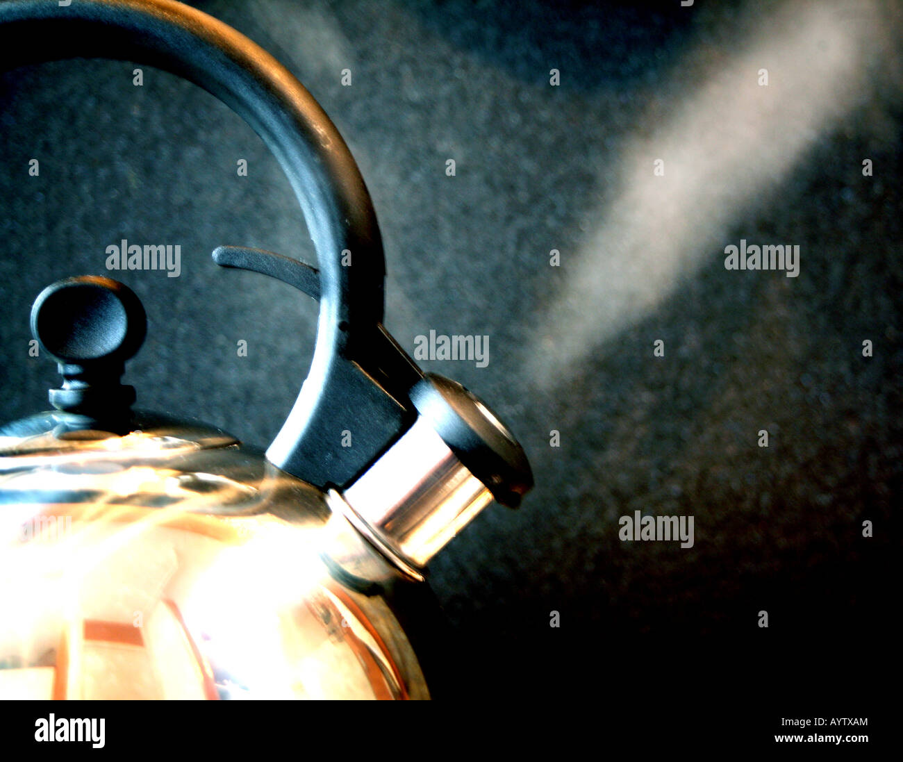Whistling tea kettle hires stock photography and images Alamy