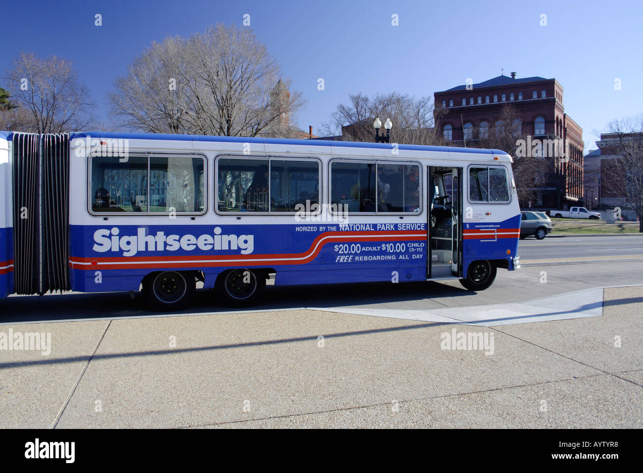 Washington dc city street bus hi-res stock photography and images - Alamy