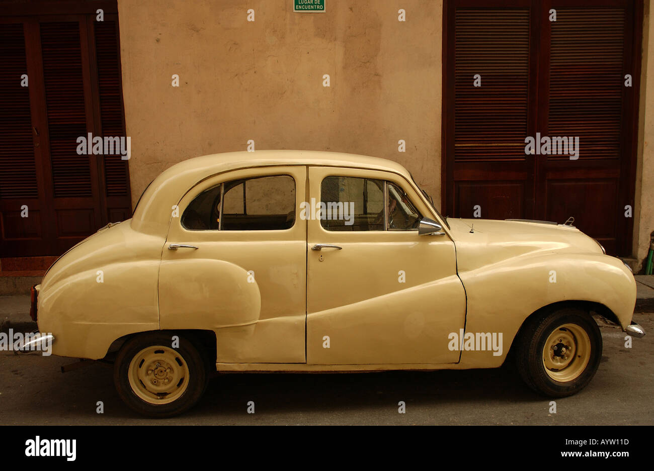 Side View Of A Car Havana Cuba Stock Photo Alamy