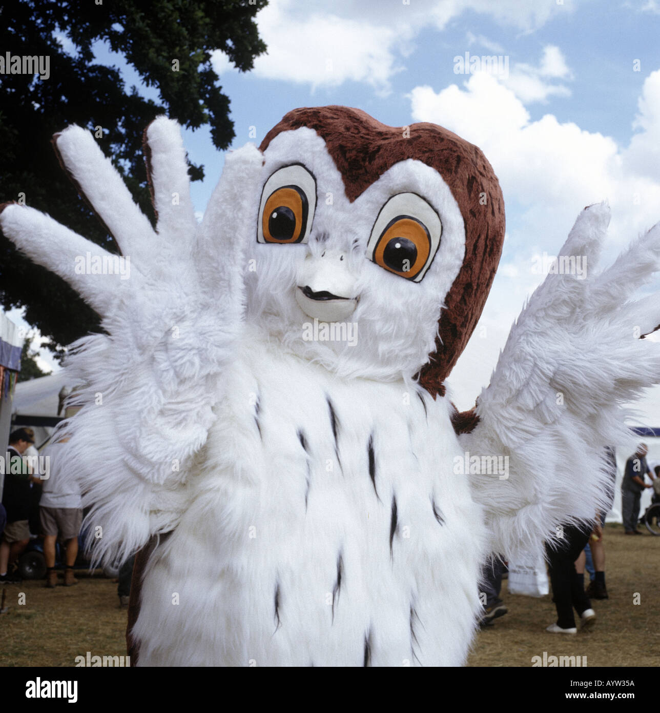 Owl costume hi-res stock photography and images - Alamy, image size:1288x1390
