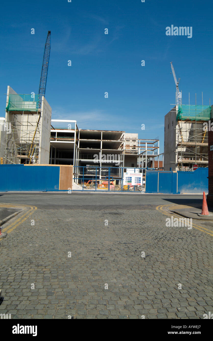 Construction of the New shopping centre extension to Golden Square