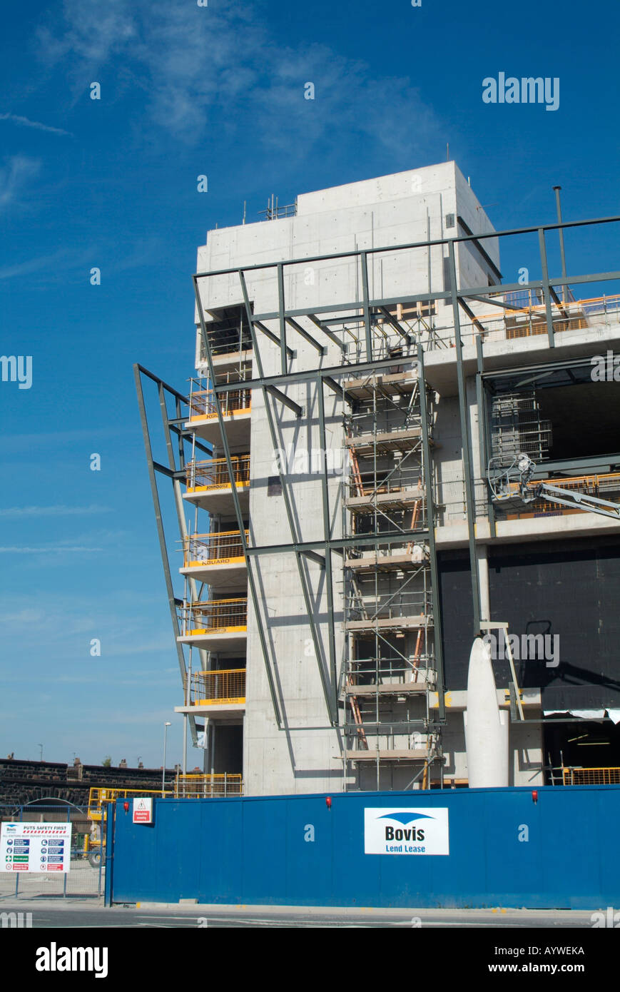 Golden square warrington shopping centre hires stock photography and