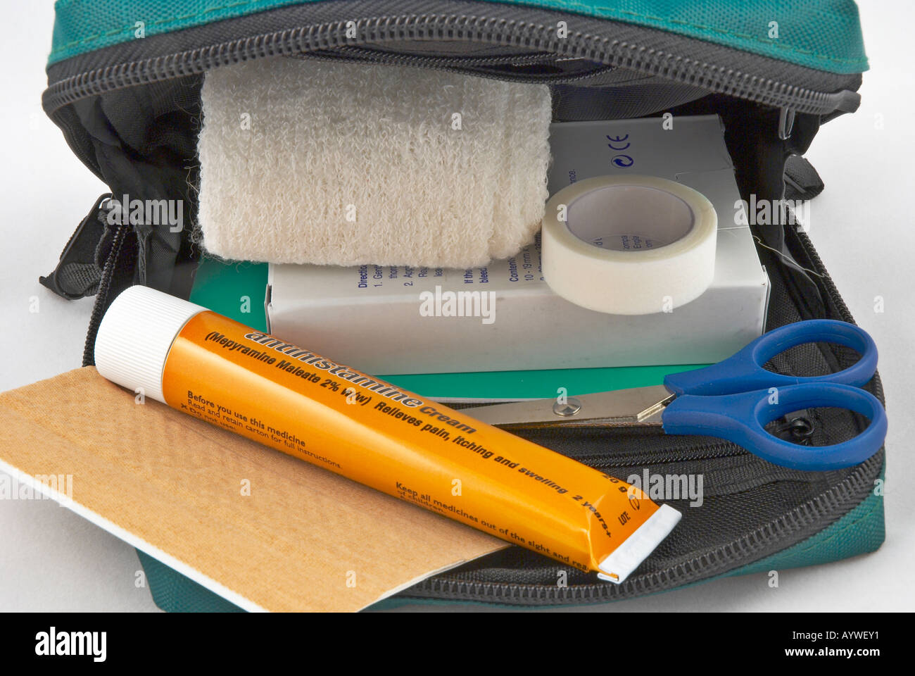First aid kit in scissors hi-res stock photography and images - Alamy