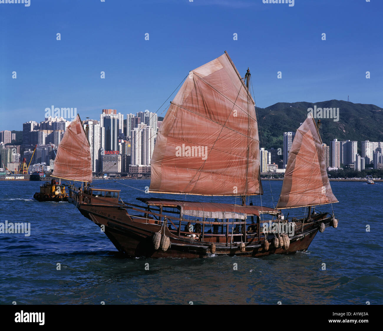 Hafen, Dschunke, Segelschiff, Wolkenkratzer-Skyline, Hong Kong Insel