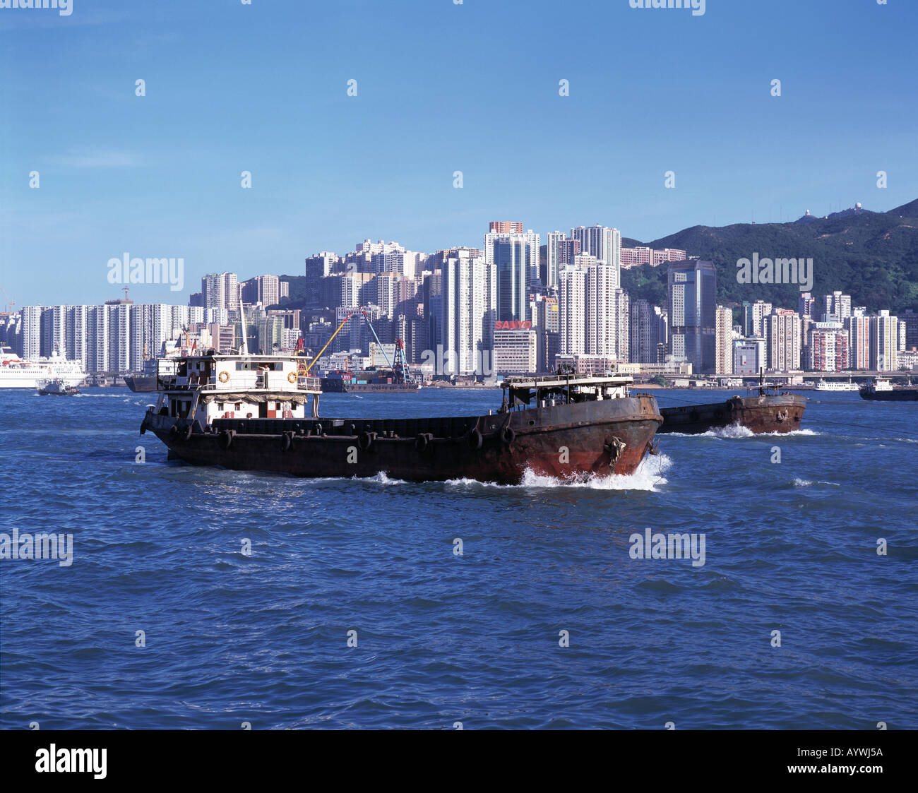 Hafen, Schiffsverkehr, Frachtschiffe, Wolkenkratzer-Skyline Causeway Bay, Hong Kong Insel, Hongkong Stock Photo