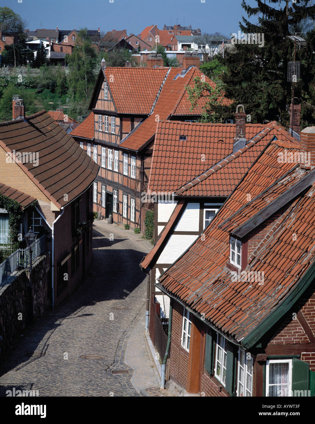 Haeuserzeile in der Strasse Hohler Weg in Lauenburg, Elbe, Schleswig