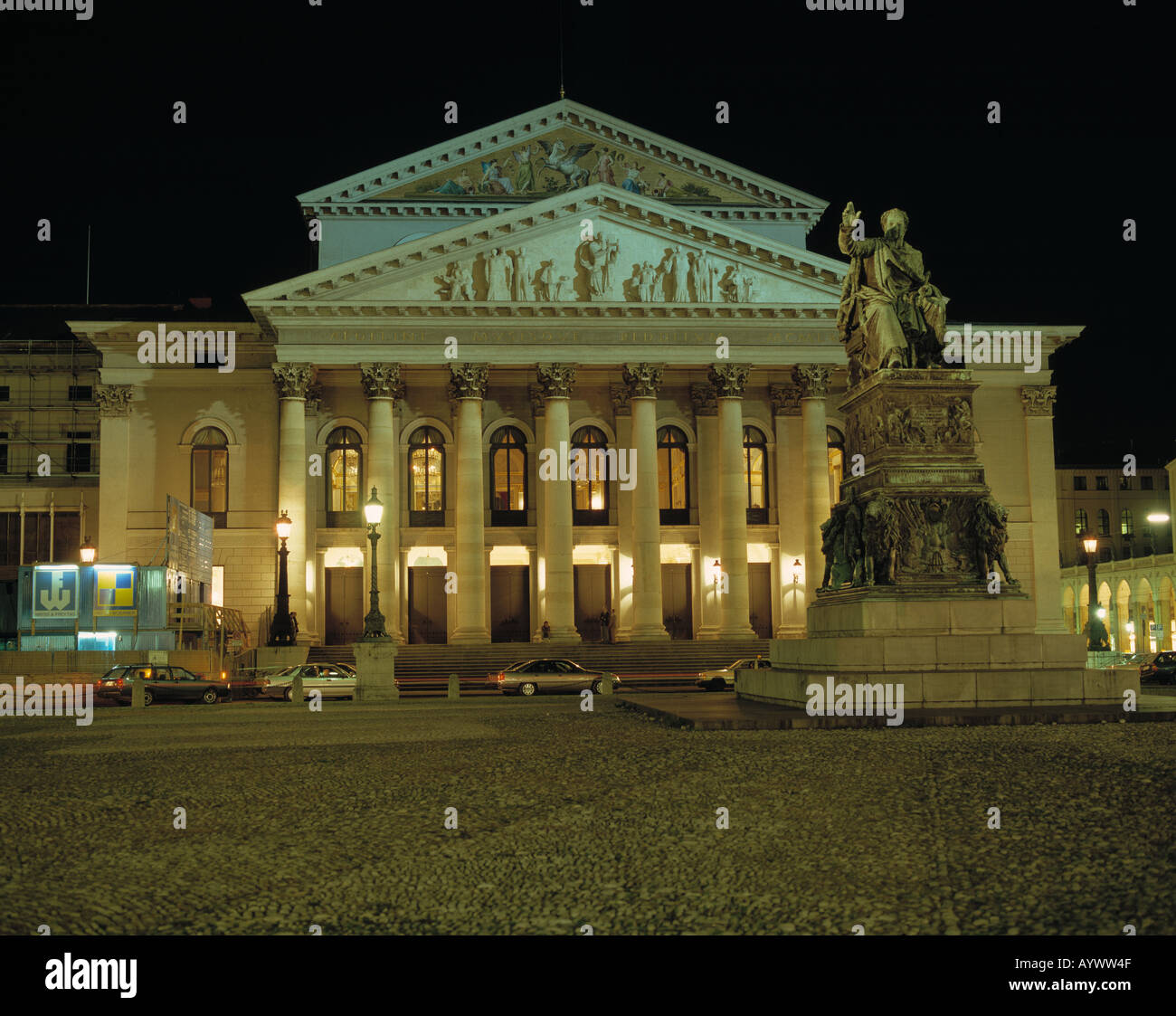 Max-Joseph-Platz mit Max I Joseph-Denkmal und Nationaltheater bei Nacht, Muenchen, Isar, Oberbayern Stock Photo