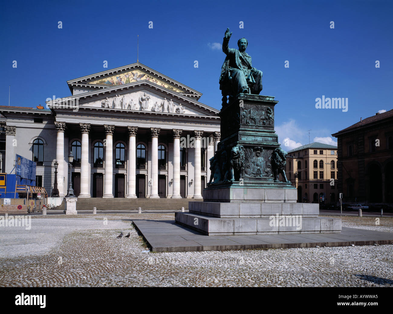 Max-Joseph-Platz mit Max I Joseph-Denkmal und Nationaltheater, Muenchen, Isar, Oberbayern Stock Photo