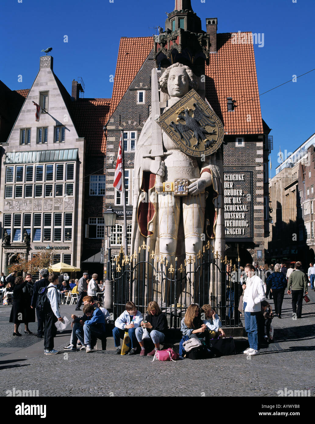 Marktplatz, Roland-Standbild und Buergerhaeuser, Bremen, Weser, Freie Hansestadt Stock Photo
