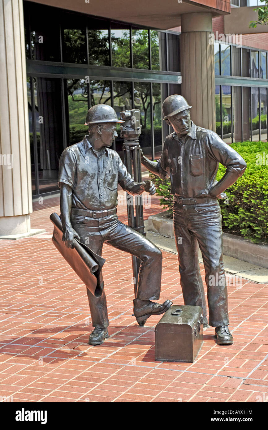 Sculptures of architects at work in the Allegheny Landing Park