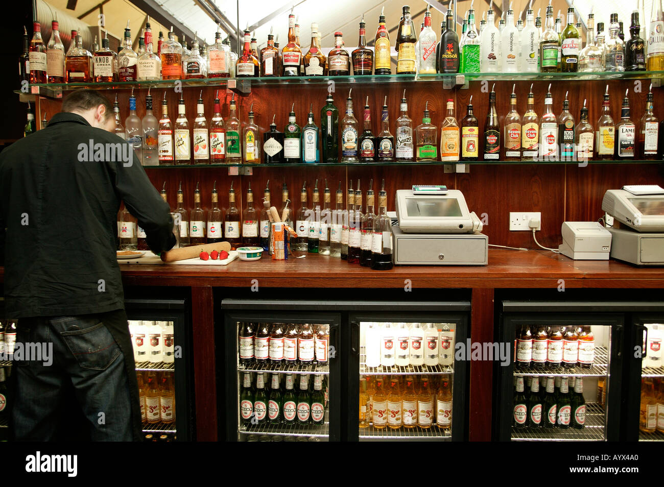 Backbar hi-res stock photography and images - Alamy