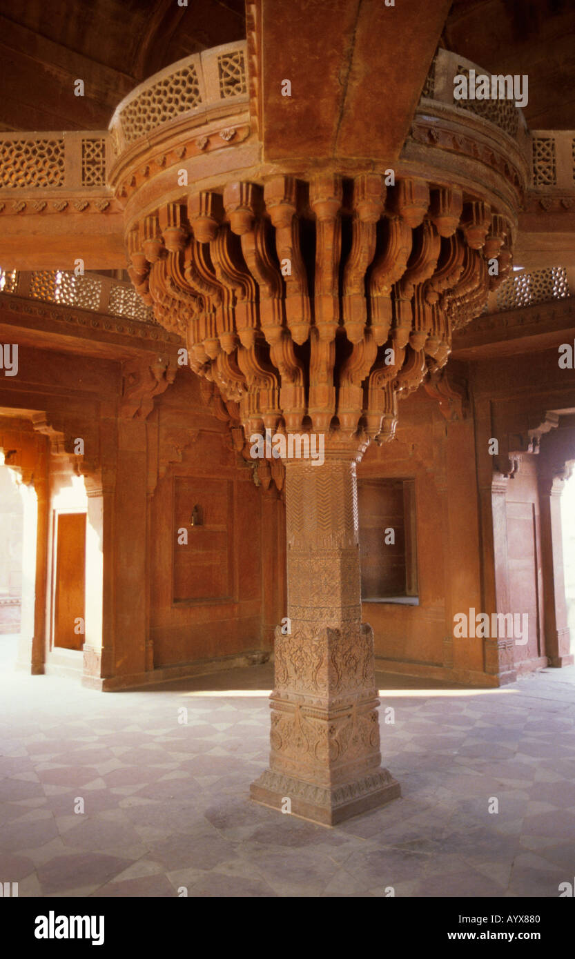 Interior of Diwan i Khas building showing column that supported the kings throne FATEHPUR SIKRI Uttar Pradesh INDIA Stock Photo