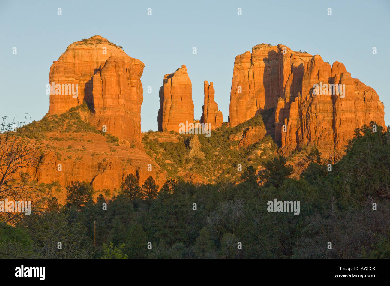 Cathedral Rock from the Oak Creek Crossing at Sunset Stock Photo Alamy