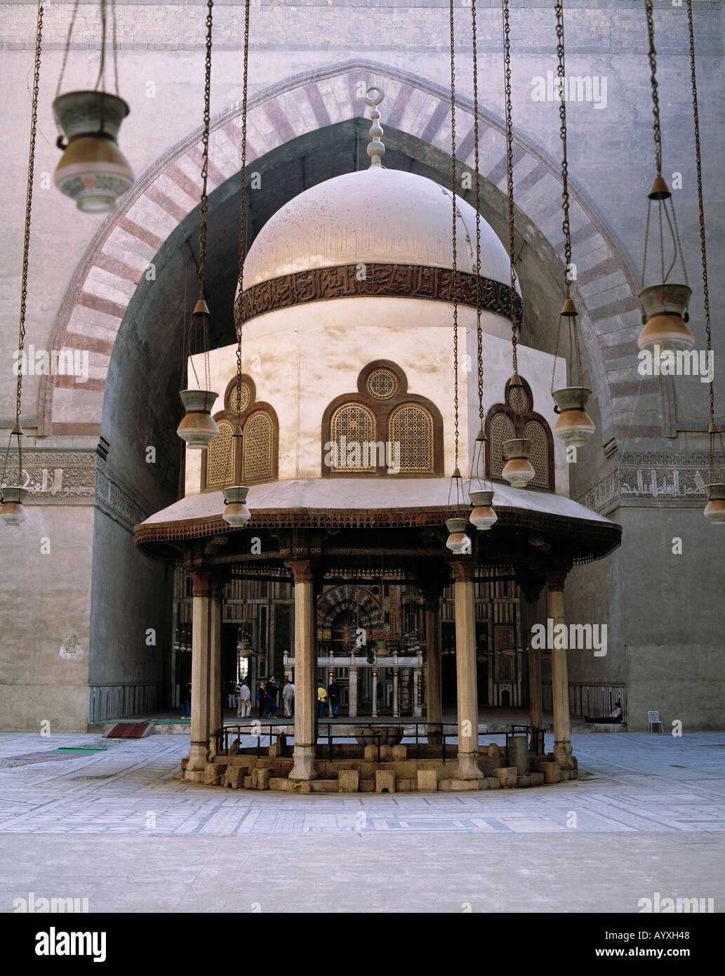 Sultan-Hassan-Moschee, Innenansicht, Reinigungsbrunnen, Kairo, Unteraegypten Stock Photo