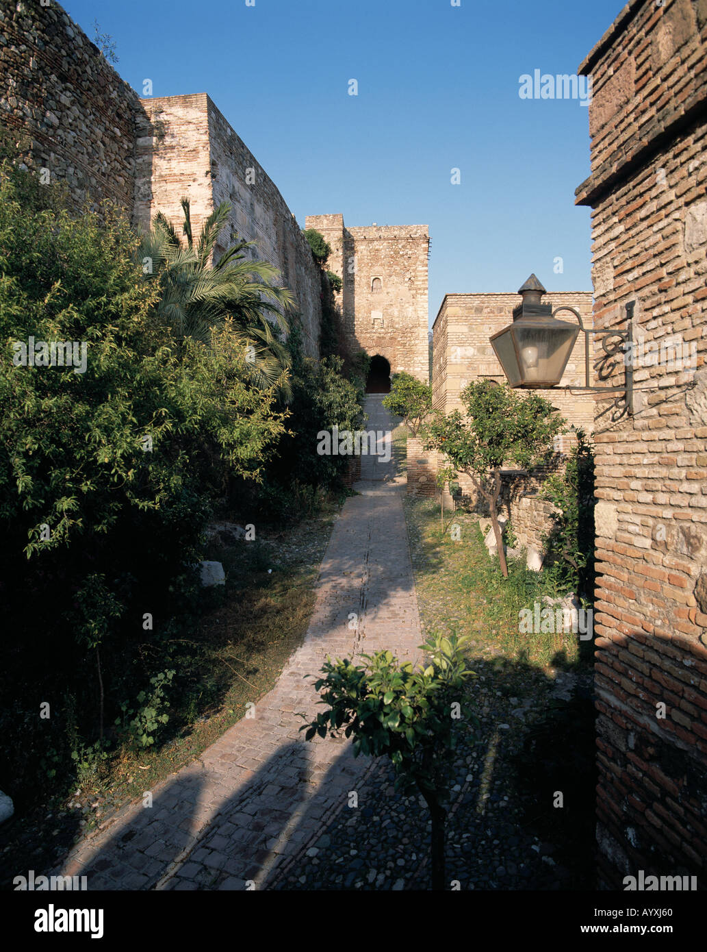 Alcazaba, Festung, Rundweg an den Festungsmauern, Laterne, Malaga, Andalusien Stock Photo