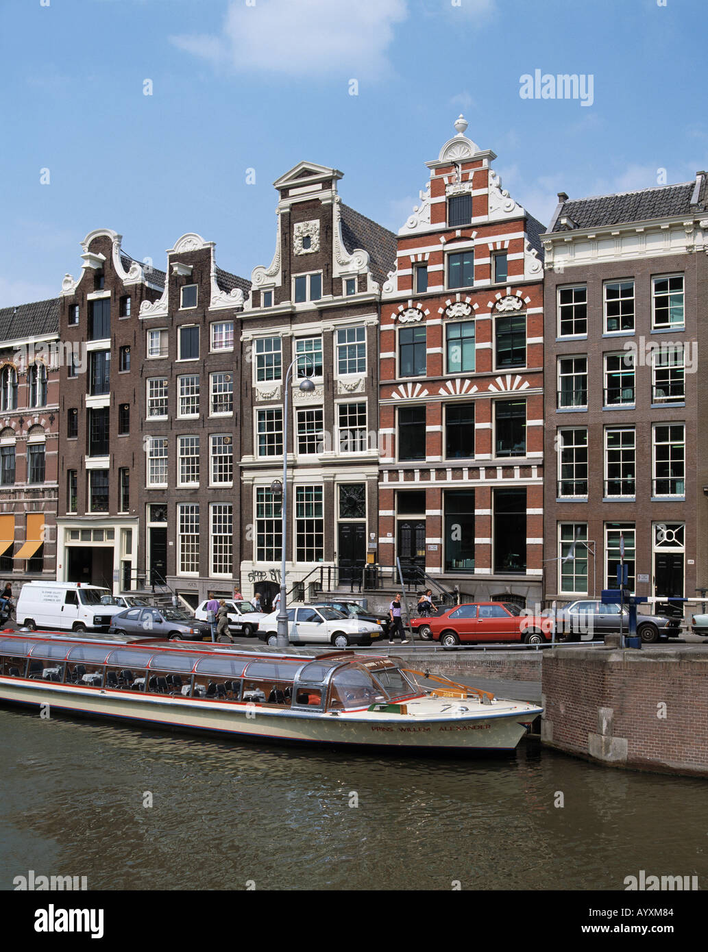 Gracht am Oude Turfmarkt mit Buergerhaeusern in Amsterdam Stock Photo Alamy Gracht am Oude Turfmarkt mit Buergerhaeusern in Amsterdam Stock Photo Alamy