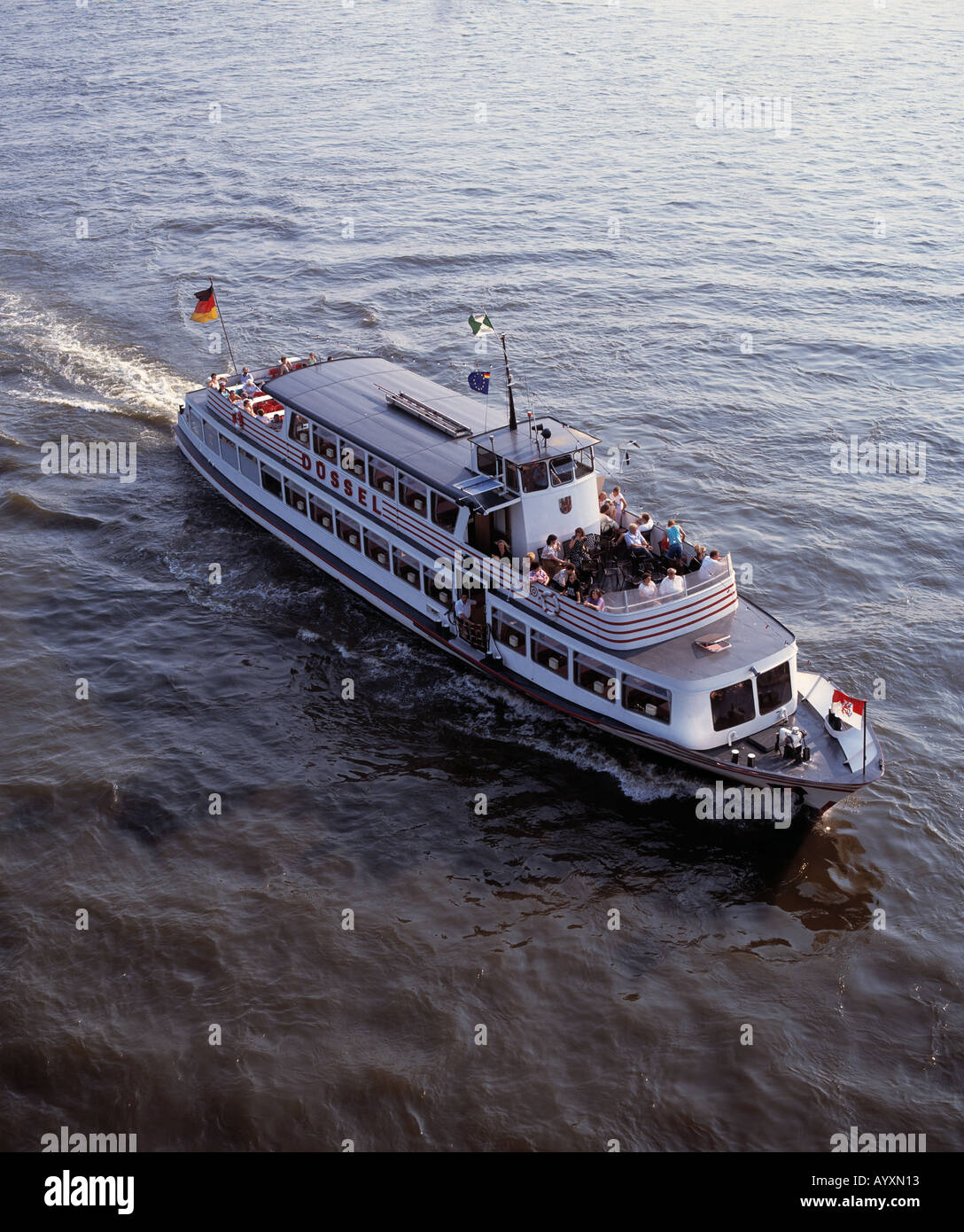 https://c8.alamy.com/comp/AYXN13/excursion-boat-excursion-ship-tourist-steamer-pleasure-steamer-transport-AYXN13.jpg