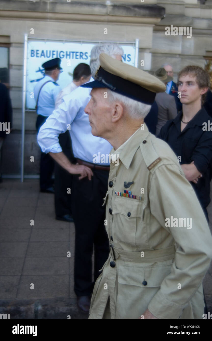 RAAF RAF officer retired in tropical uniform Anzac day Stock Photo