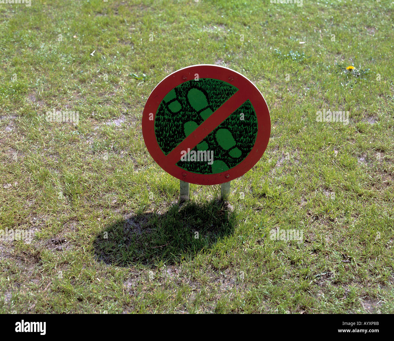 Rasen betreten verboten hires stock photography and images Alamy