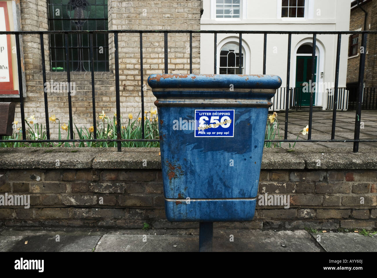 Rubbish bin with penalty fine warning, Dartford, London, UK Stock Photo