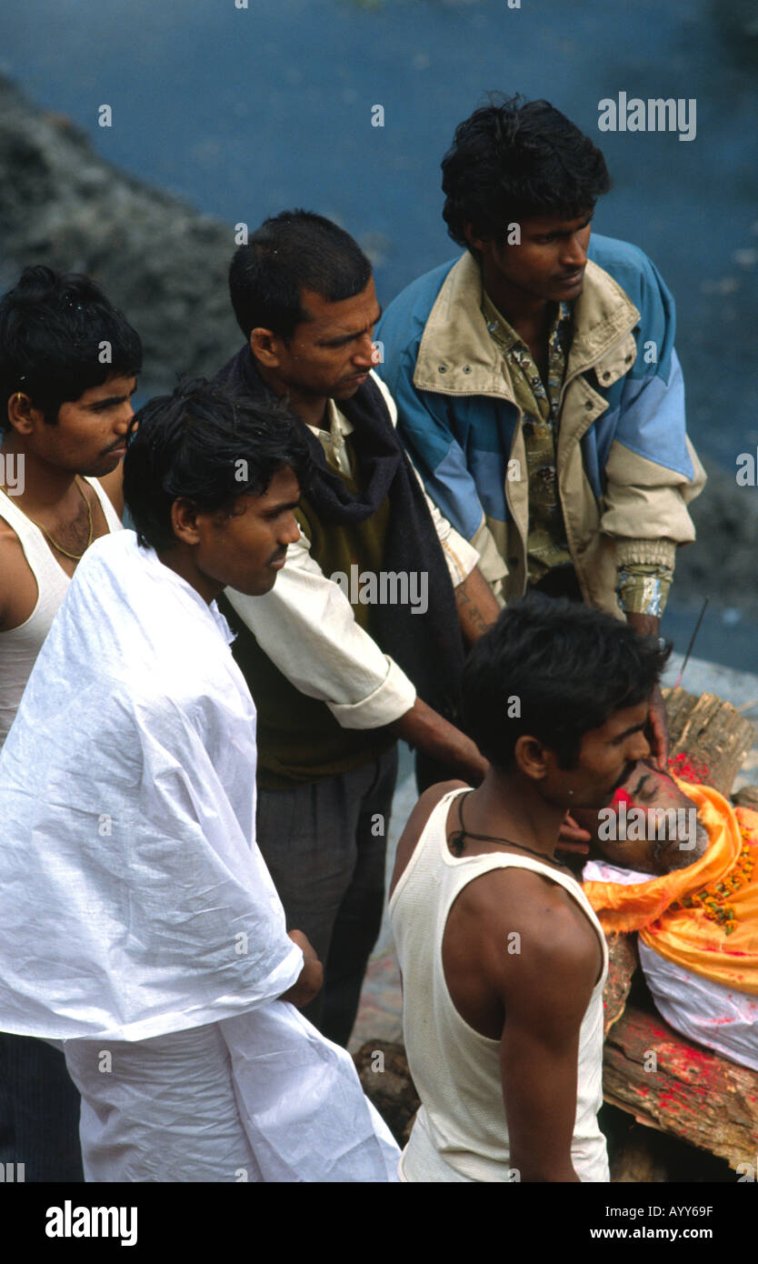 PICTURE CREDIT DOUG BLANE Traditional Hindu burning ghats funeral