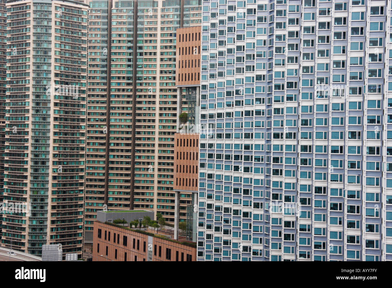 DENSITY OF LIVING AND CONGESTION OF KOWLOON SIDE, HONG KONG'S HIGH RISE ... - Density Kt High-Rise Living