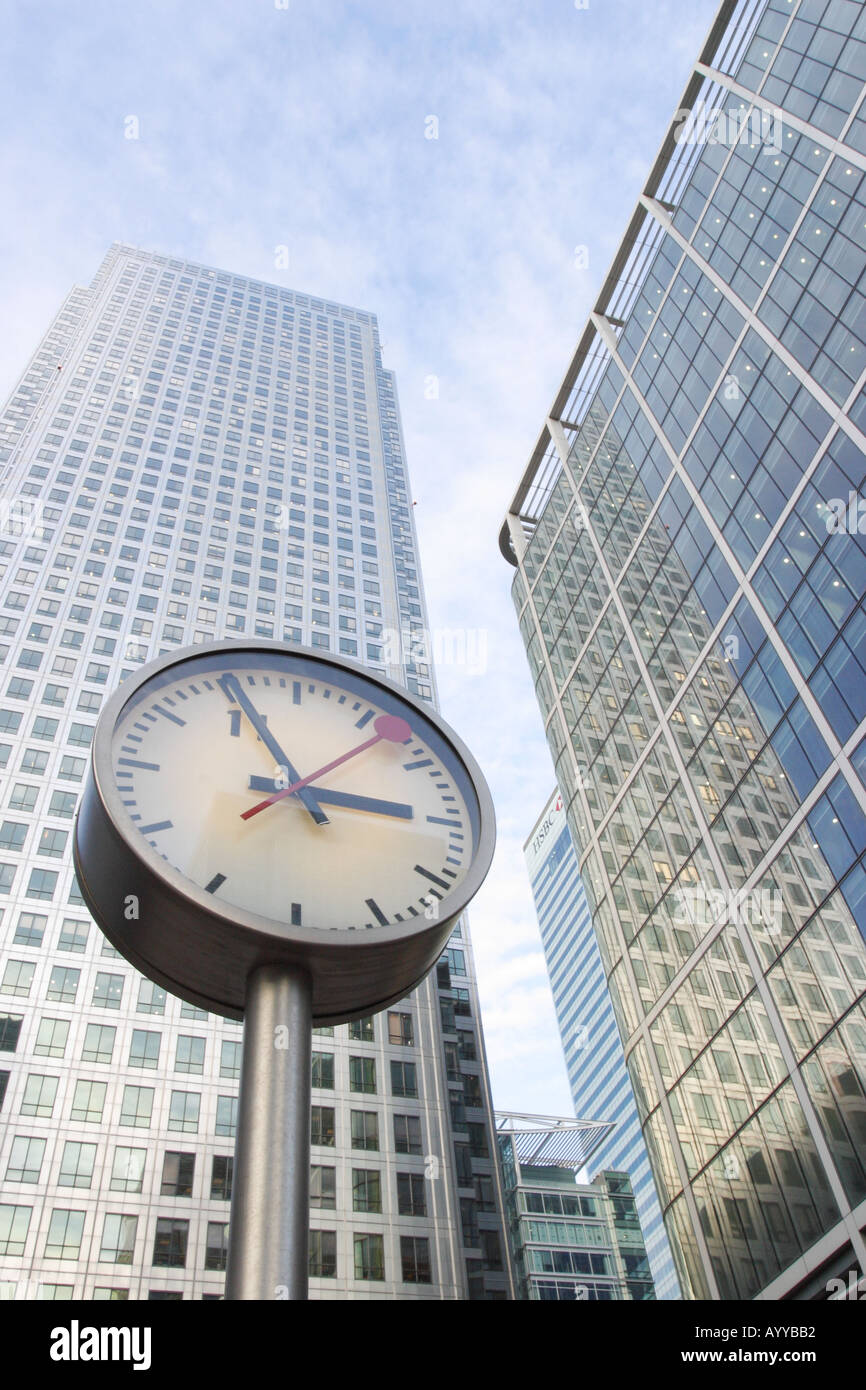 Canary Wharf London modern office buildings Stock Photo - Alamy