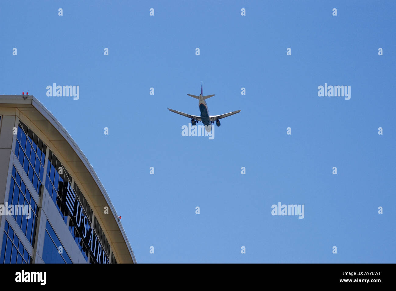flight coming into Phoenix Tempe Int Airport Tempe AZ Stock Photo Alamy