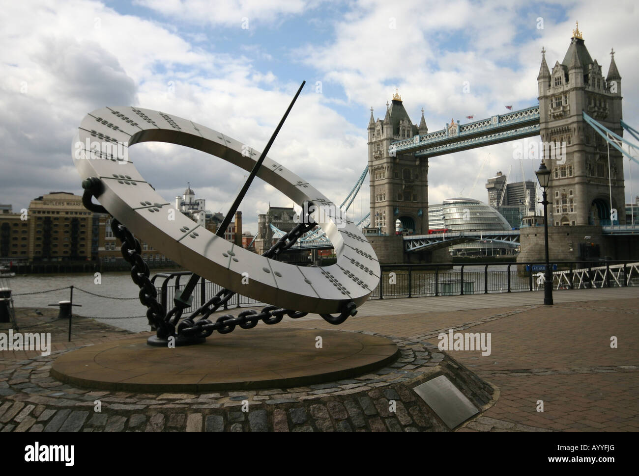 sundial in front of tower bridge, london england Stock Photo Alamy