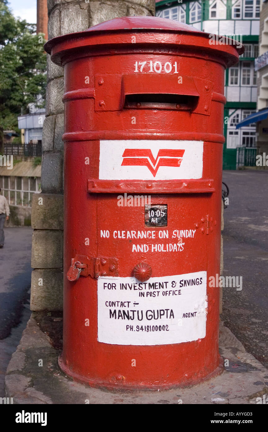 Old red round letter box hi-res stock photography and images - Alamy