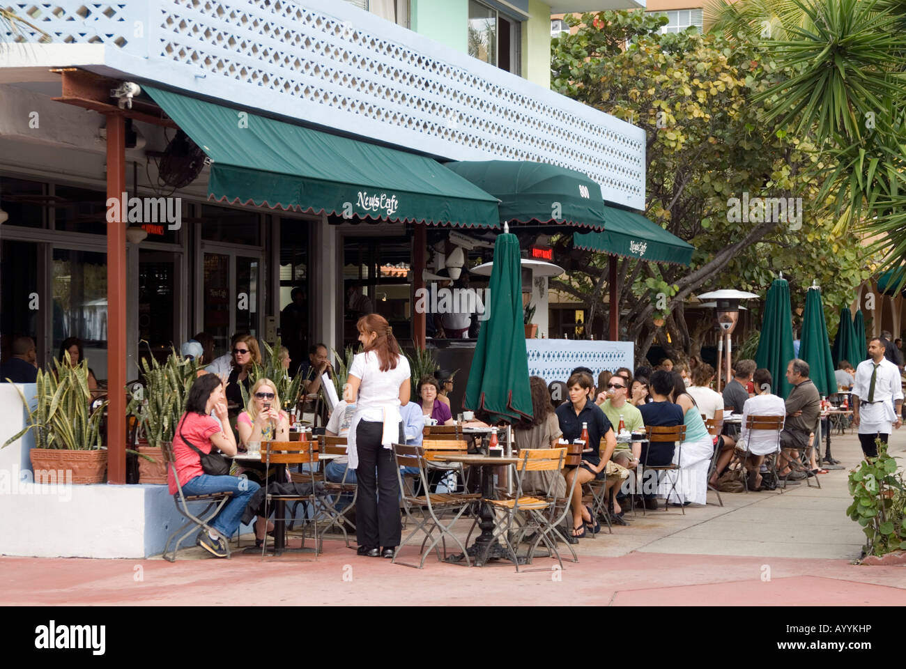 News Cafe on Ocean Drive Miami, USA Stock Photo - Alamy