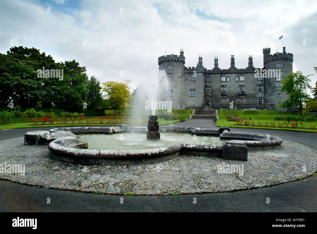 Kilkenny castle gardens hi-res stock photography and images - Alamy