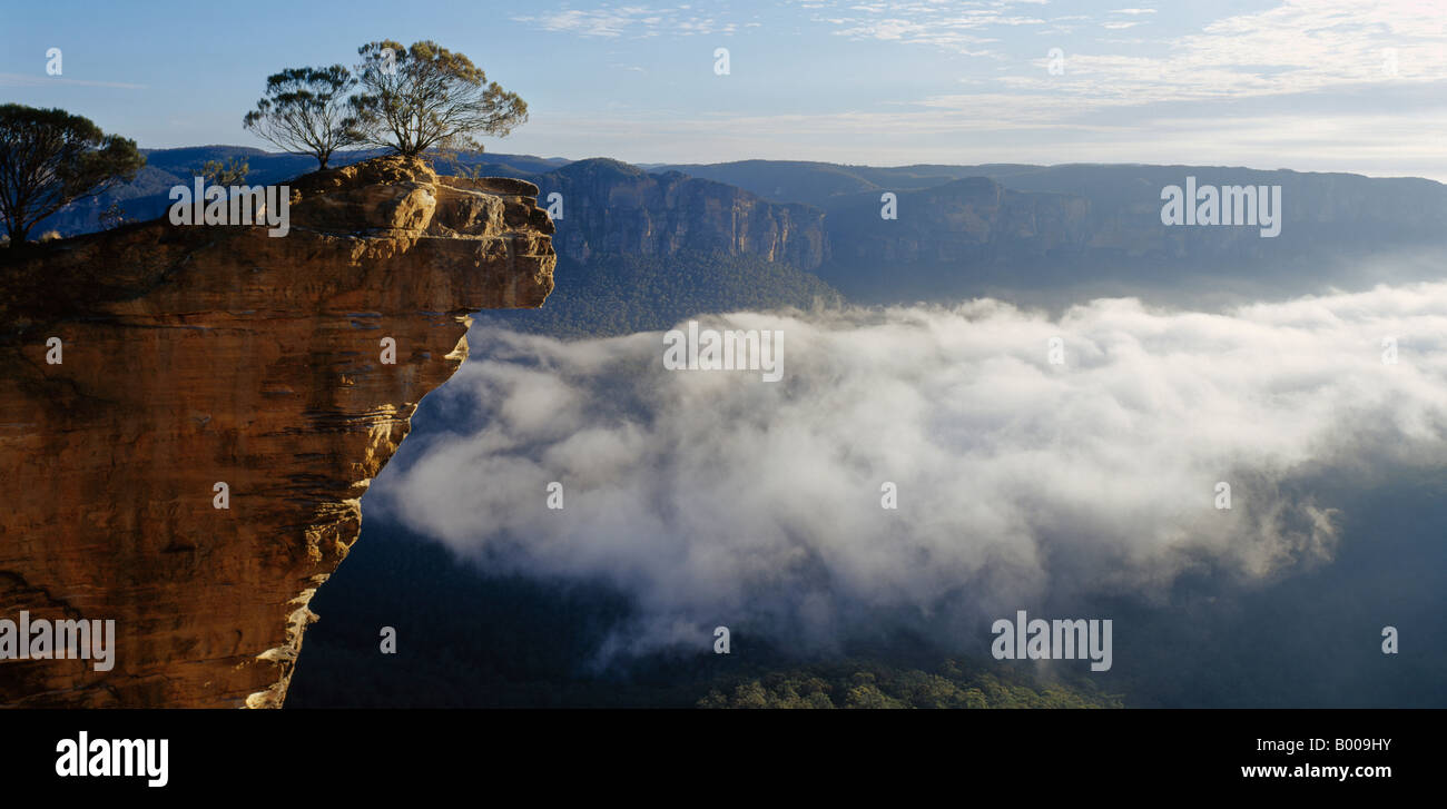 Hanging rock hi-res stock photography and images - Alamy