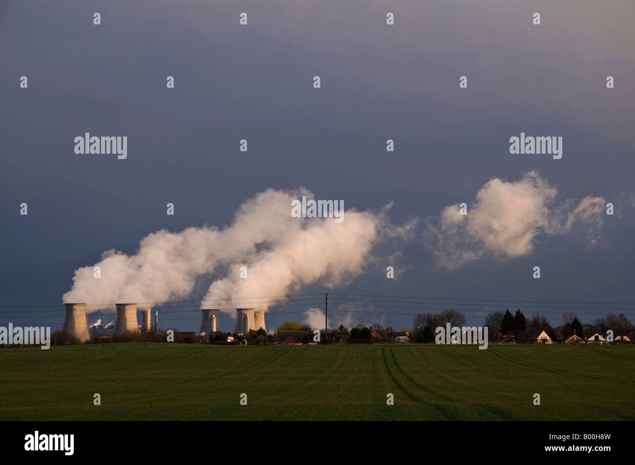 Cooling towers at Didcot Coal fired Power station, Didcot Oxfordshire. Stock Photo
