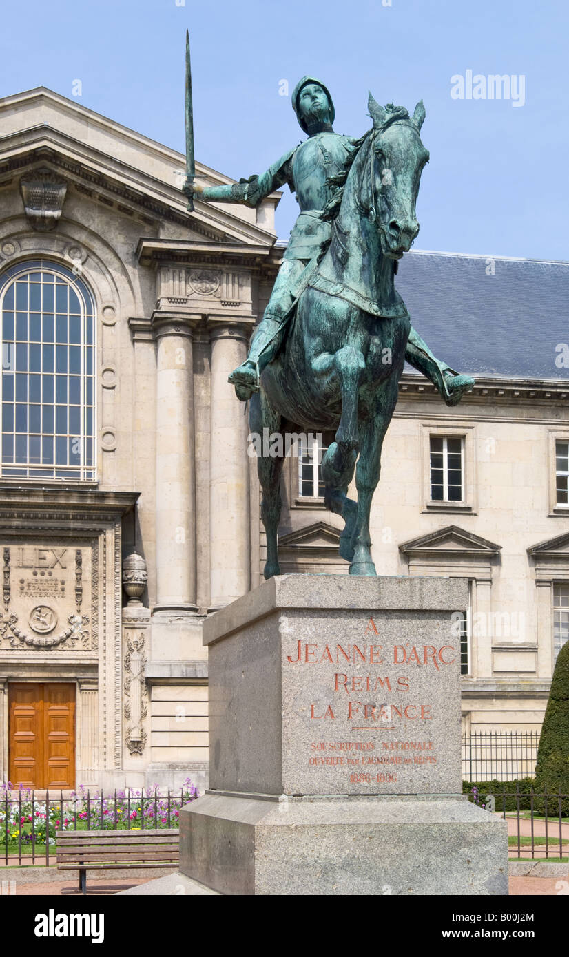 Joan arc statue reims france hires stock photography and images Alamy