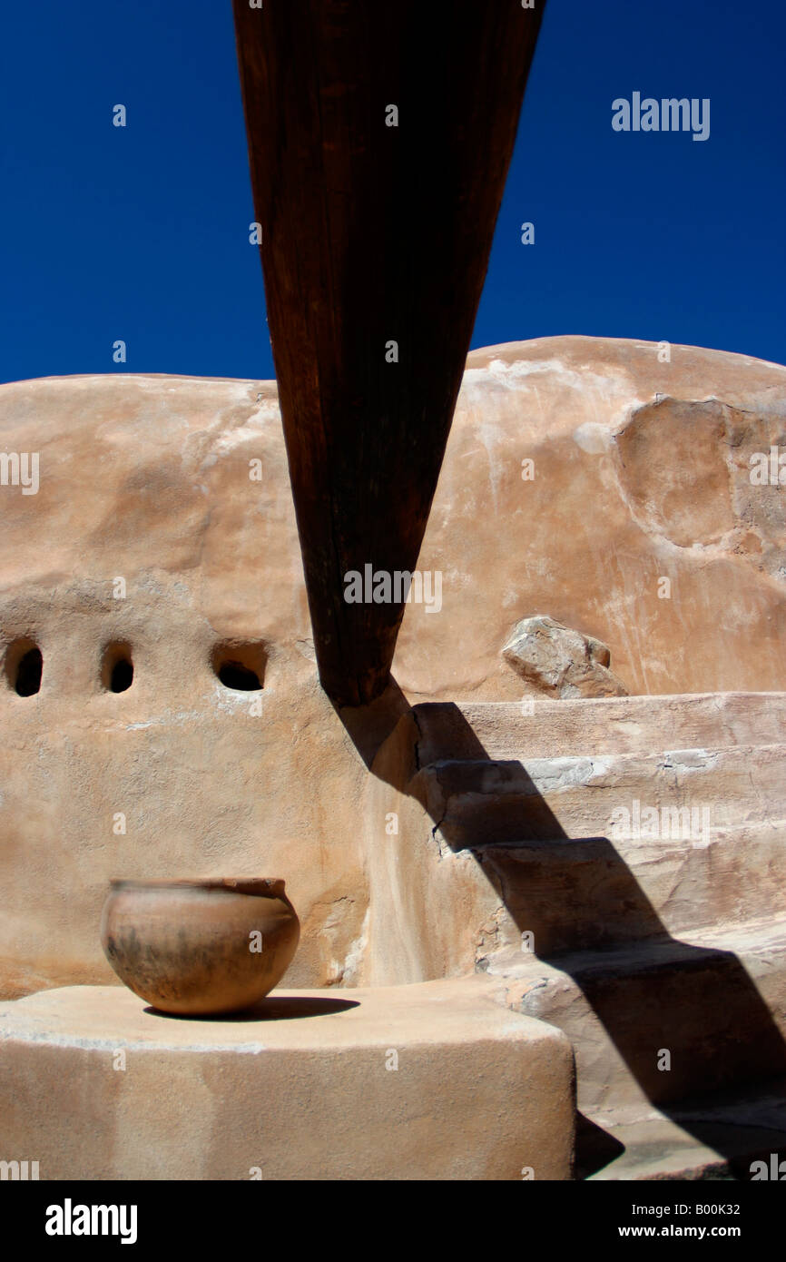 Clay pot and adobe walls at Tumacacori Mission in Arizona Stock Photo