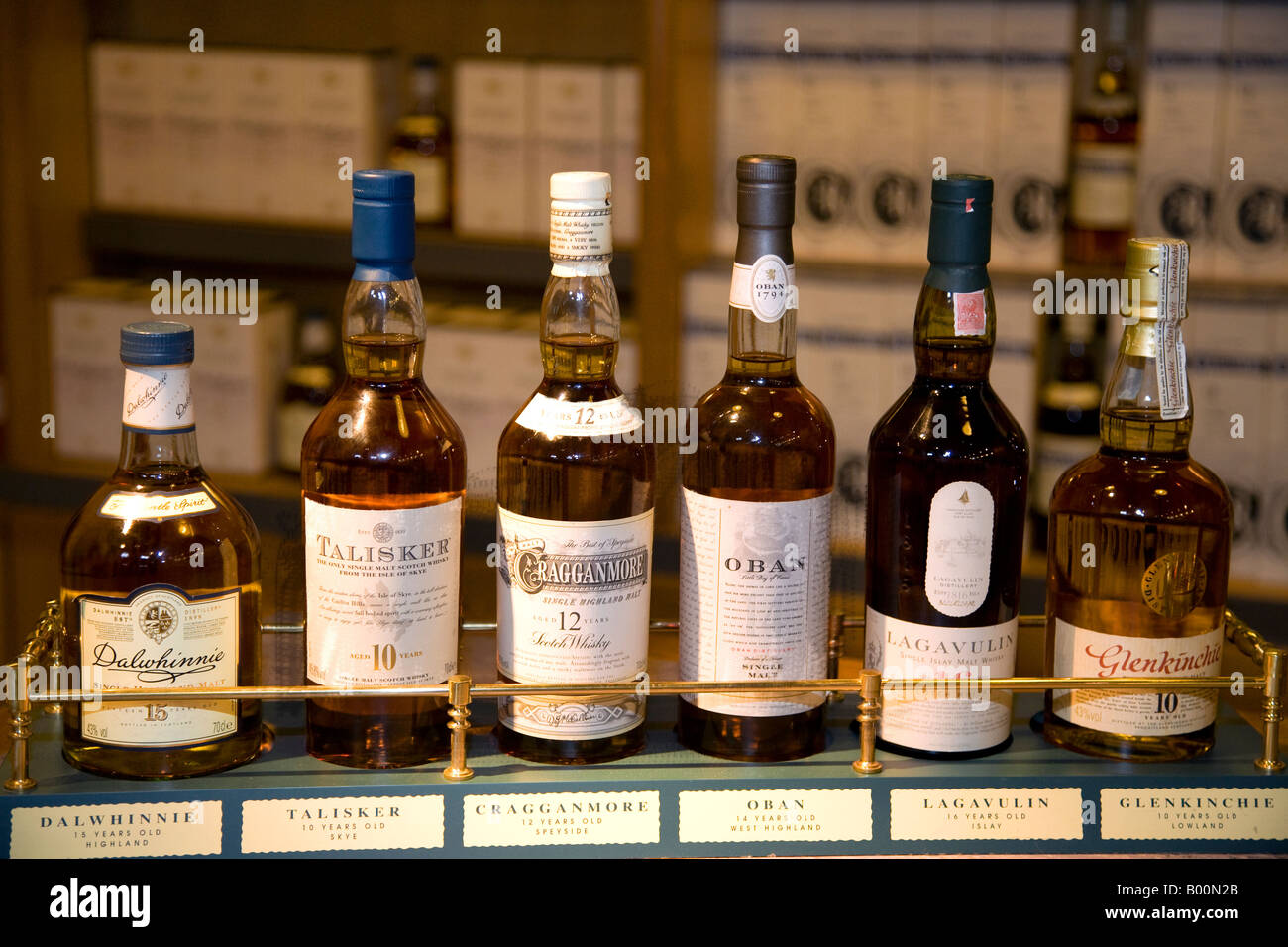 Talisker, Oban, Dalwhinnie, Cragganmore, Glenkinchie.  Diageo brands Six Scottish Classic Scotch bottled Malt Whiskies Oban Distillery, Scotland, UK Stock Photo