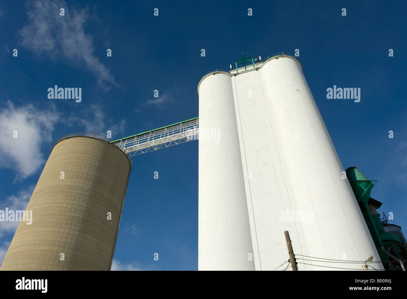 Grain elevator in Lennon Michigan USA Stock Photo Alamy