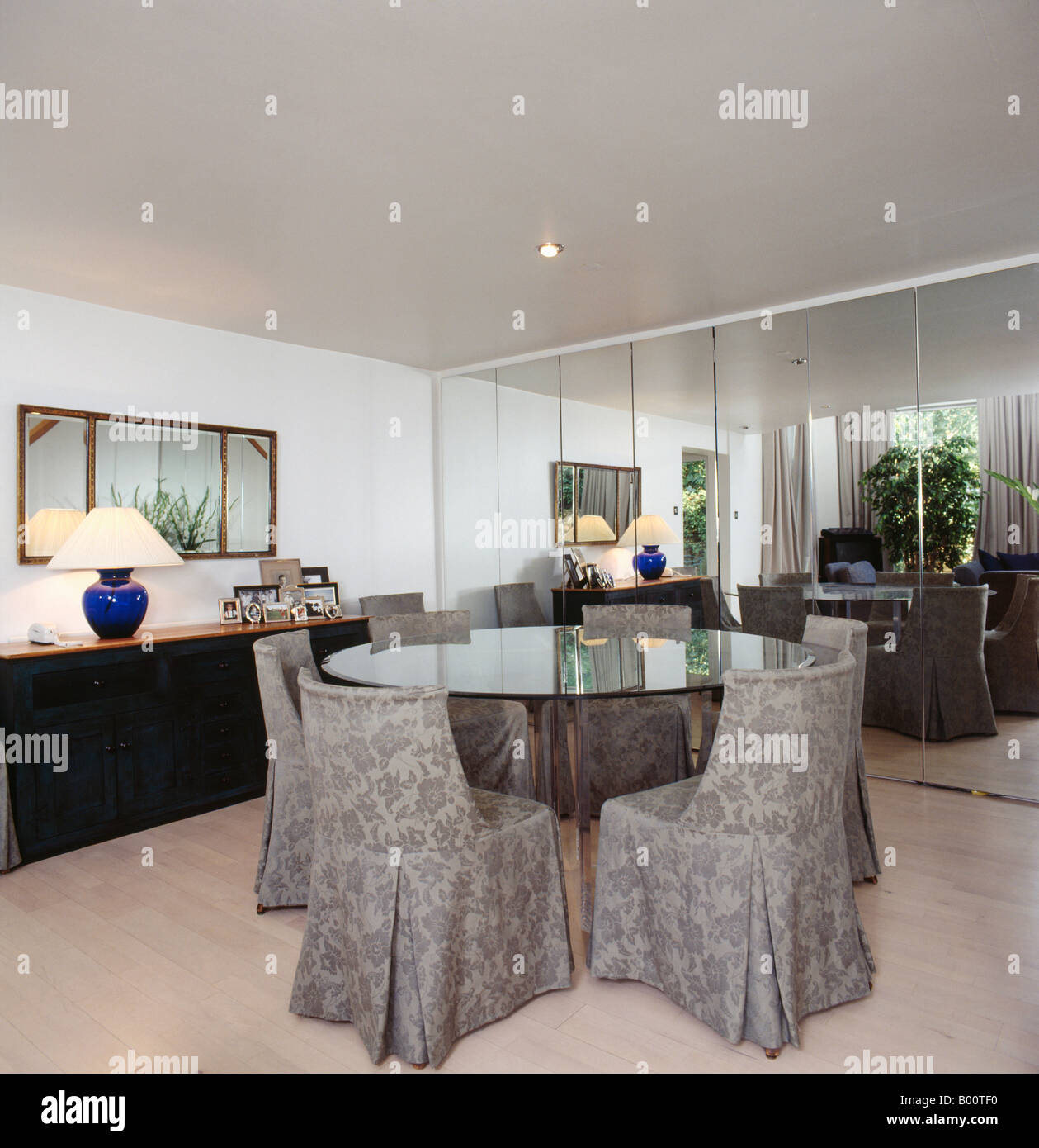 Dining Room Glass Table - 40 Glass Dining Room Tables To Revamp With From Rectangle To Square - The trend these days, it seems, is more toward a modern or contemporary furniture style, and new generation designers are coming up with fashionable and smart choices for.