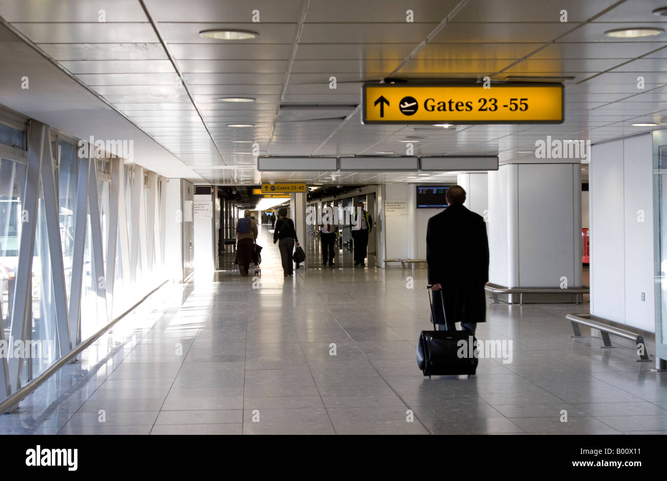 Heathrow Terminal 3 passenger concourse London Stock Photo Alamy