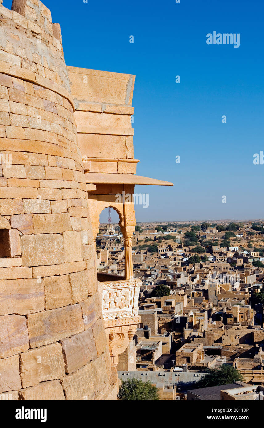 India, Rajasthan, Jaisalmer. Jaisalmer Fort - balcony and tower of the main 'living' fort built in 1156. Stock Photo