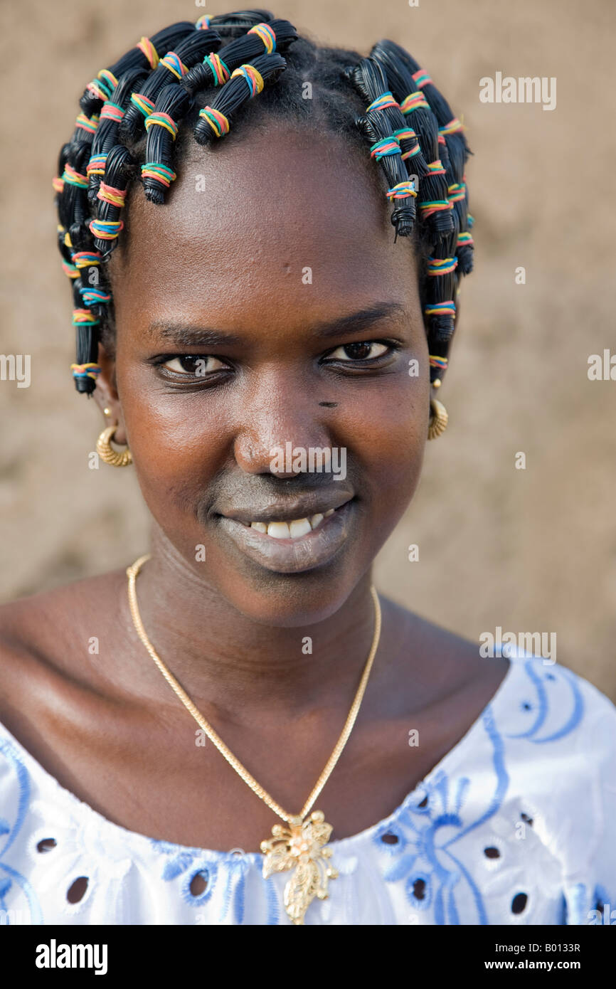 Mali, Gao, Hombori. A young Songhay girl at Hombori with a fetching modern hairstyle Stock Photo - Alamy Mali, Gao, Hombori. A young Songhay girl at Hombori with a fetching modern hairstyle Stock Photo - Alamy