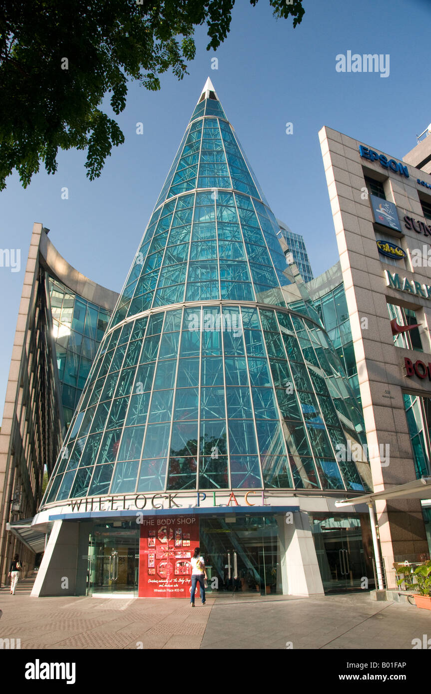 Glass cone atrium of mall in Singapore Stock Photo Alamy